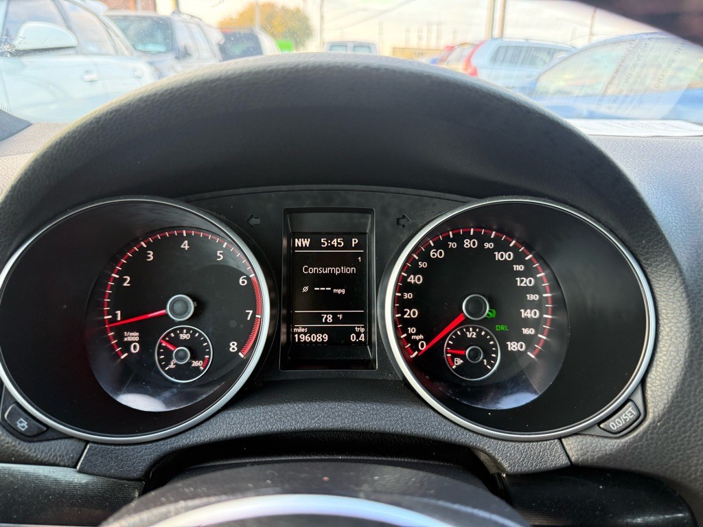 2011 Volkswagen GTI Image 21