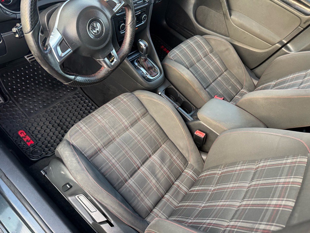 2011 Volkswagen GTI Image 30