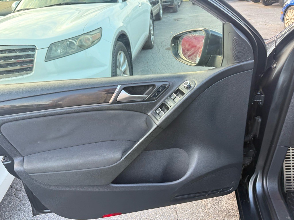 2011 Volkswagen GTI Image 38