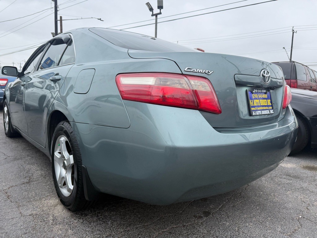 2007 Toyota Camry Image 2