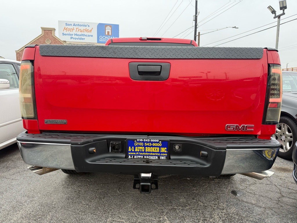 2007 GMC Sierra Image 3