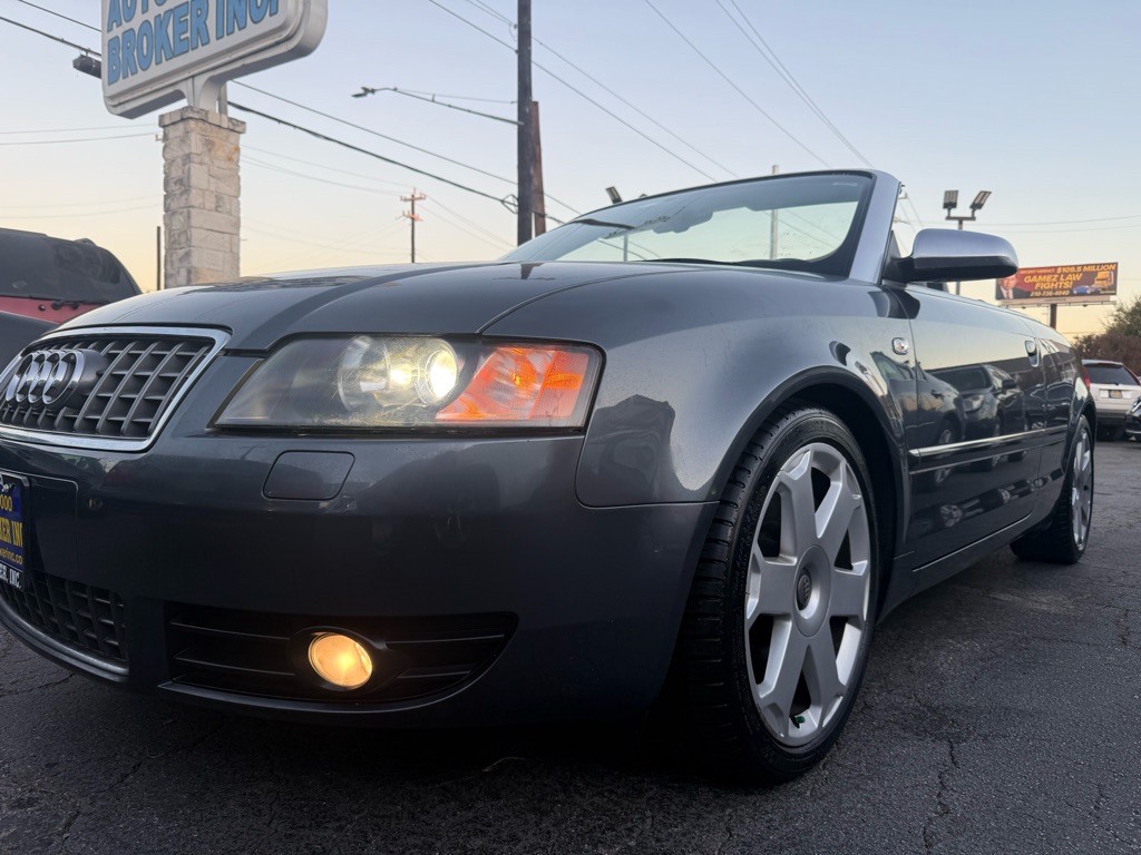 2004 Audi S4 Image 2