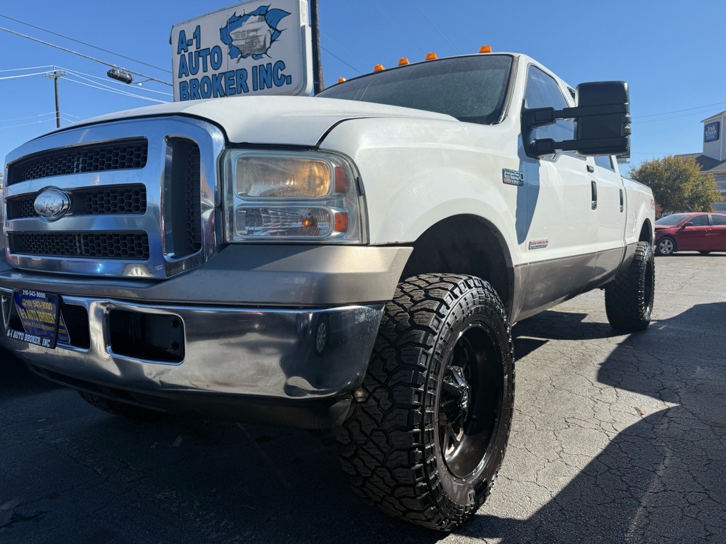 2004 Ford F-250 Image 1