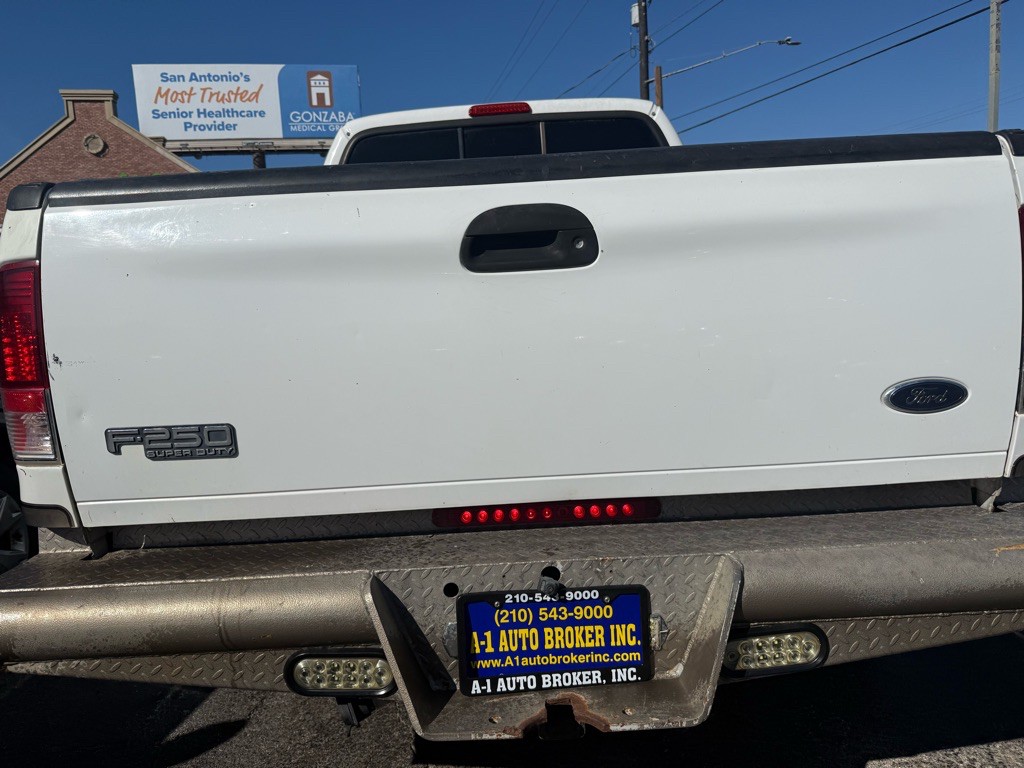 2004 Ford F-250 Image 3