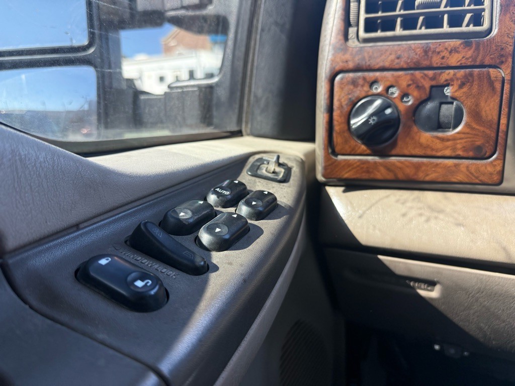 2004 Ford F-250 Image 35