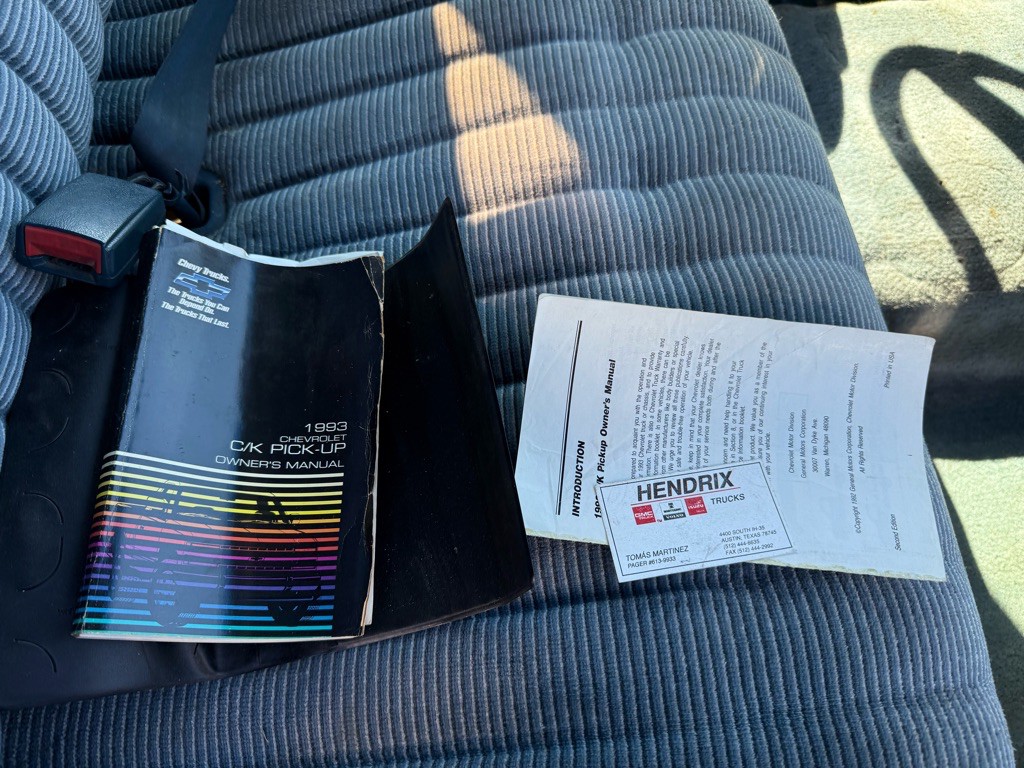 1993 Chevrolet C/K Image 32