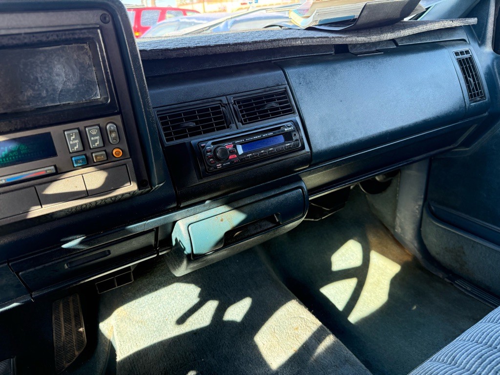 1993 Chevrolet C/K Image 38