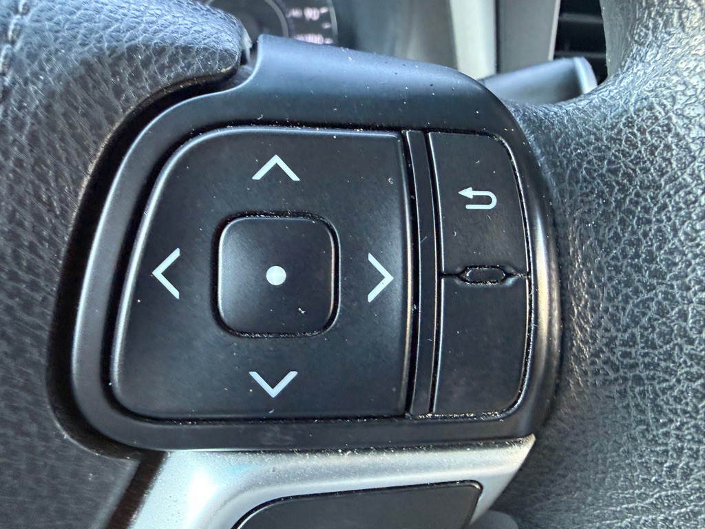 2015 Toyota Sienna Image 32