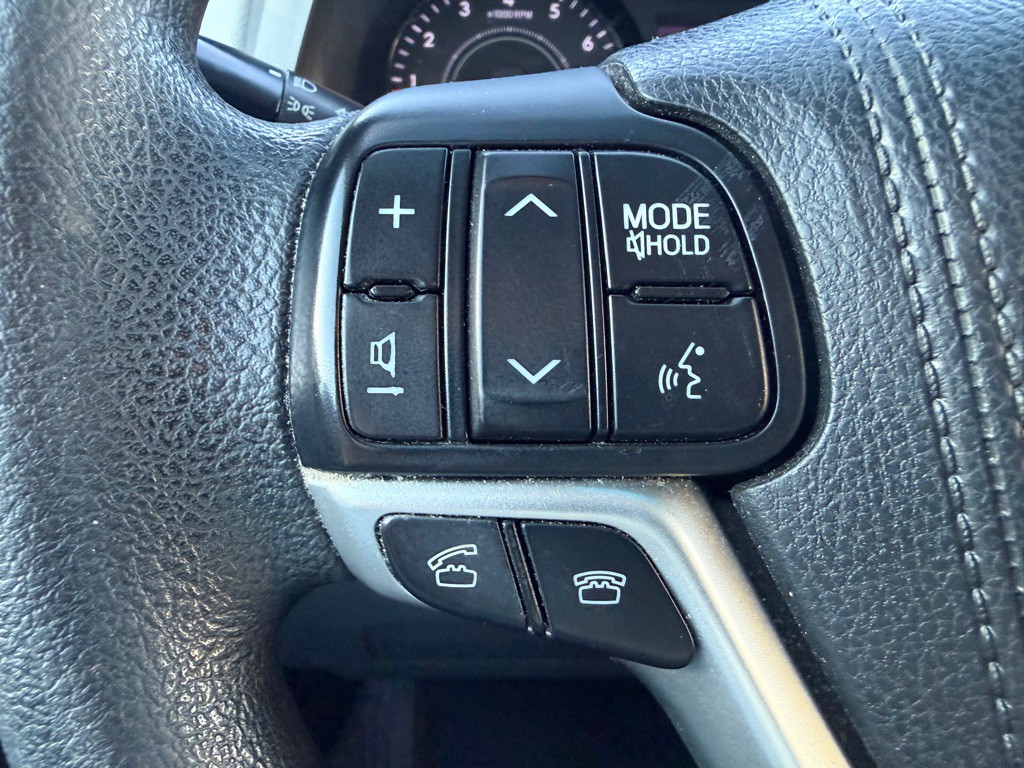 2015 Toyota Sienna Image 34
