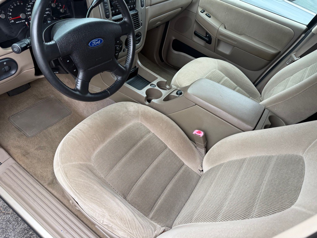 2005 Ford Explorer Image 7