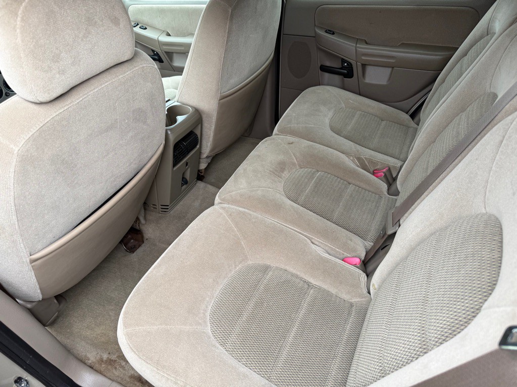2005 Ford Explorer Image 9