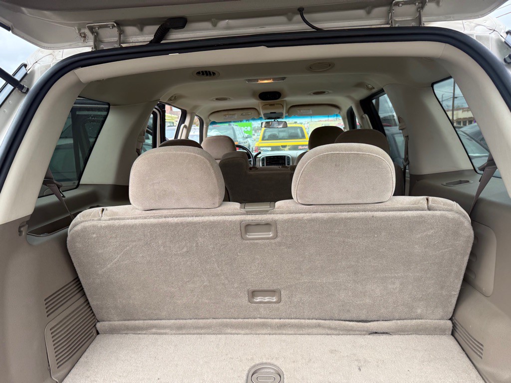 2005 Ford Explorer Image 10
