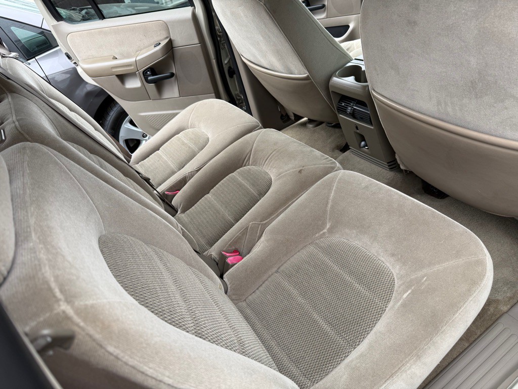 2005 Ford Explorer Image 15