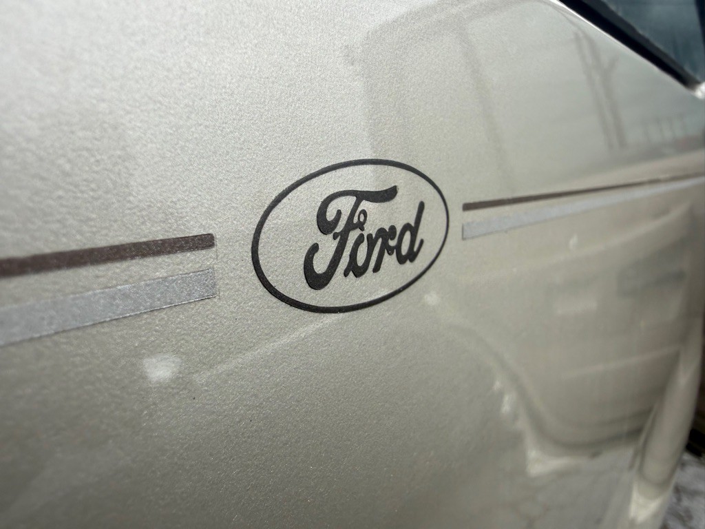 2005 Ford Explorer Image 26