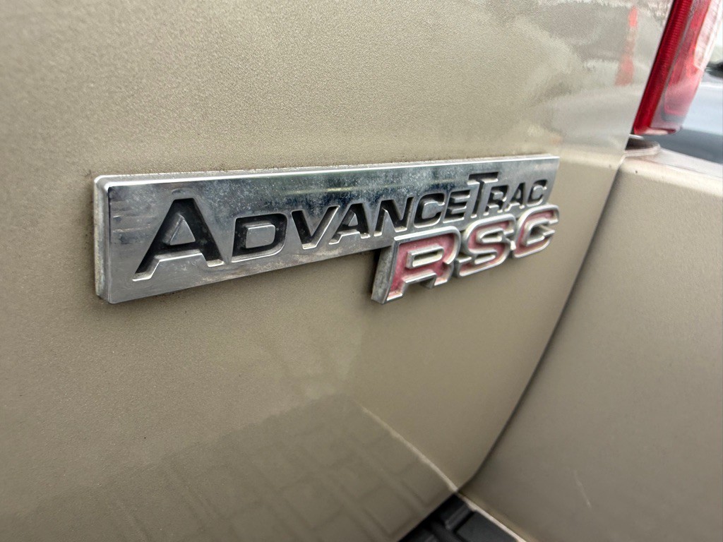 2005 Ford Explorer Image 28