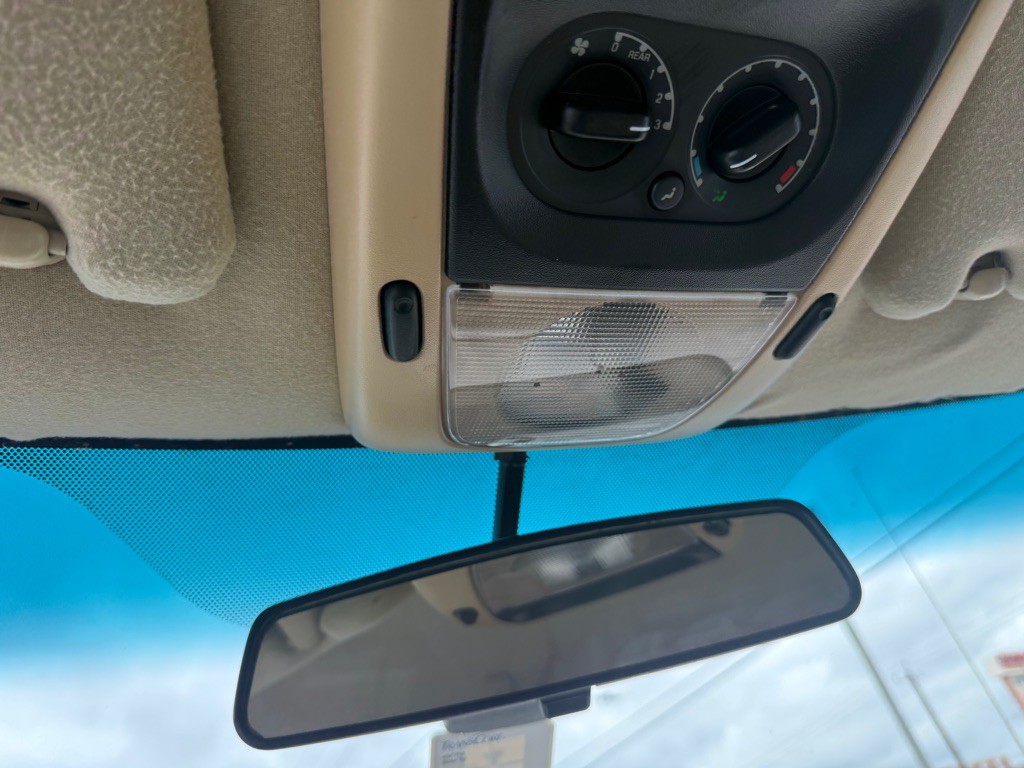 2005 Ford Explorer Image 34