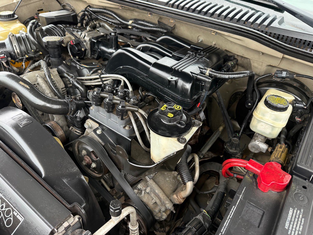 2005 Ford Explorer Image 47