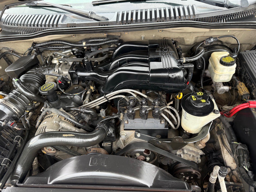 2005 Ford Explorer Image 51