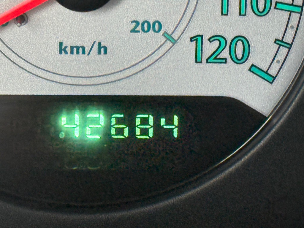 2006 Chrysler Town & Country Image 28