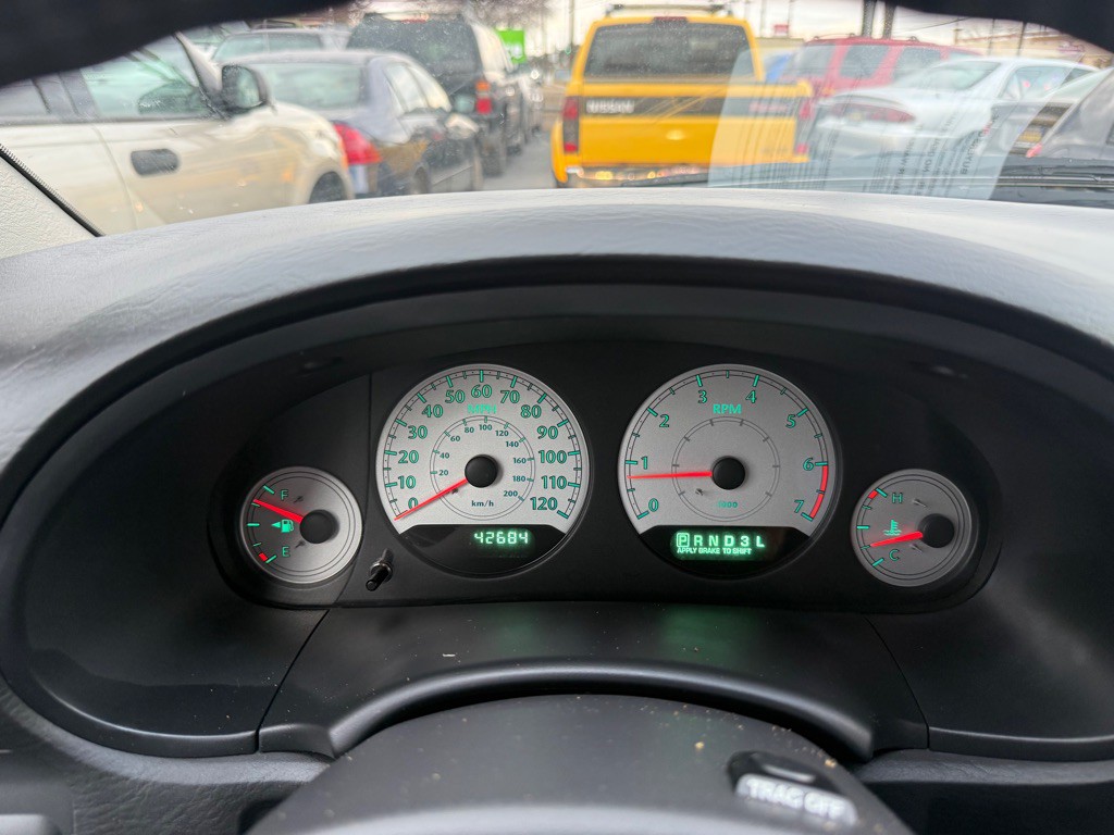 2006 Chrysler Town & Country Image 29