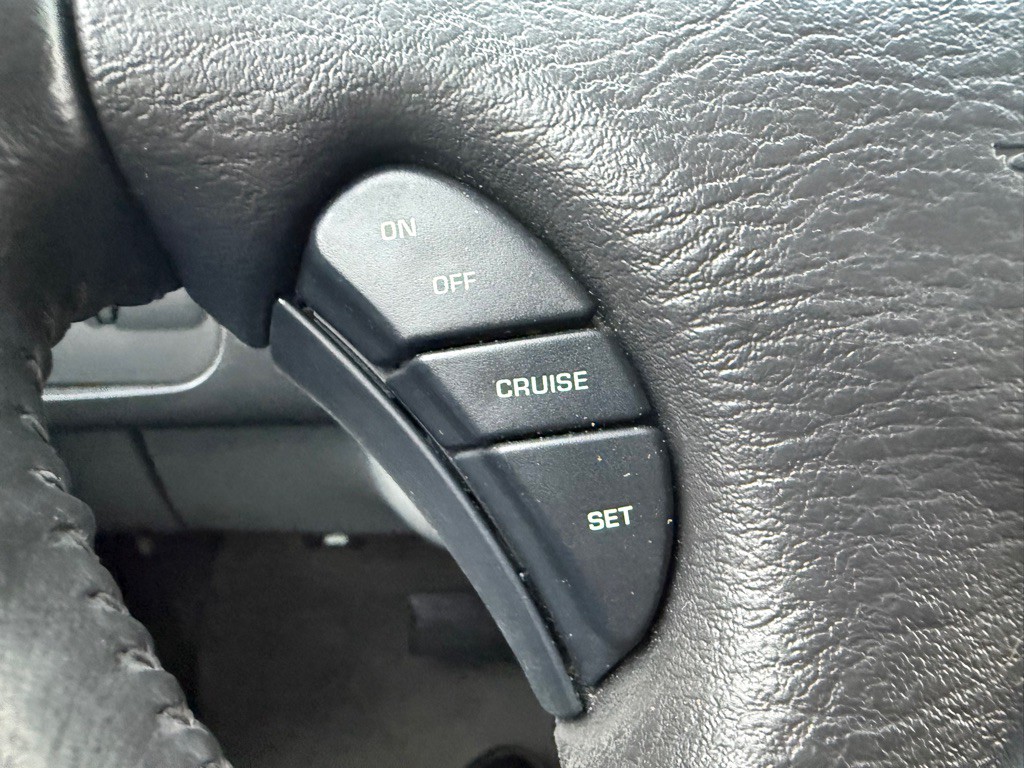 2006 Chrysler Town & Country Image 35