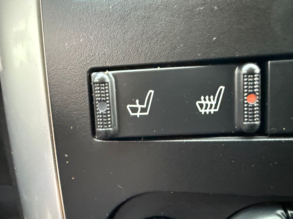 2006 Chrysler Town & Country Image 42