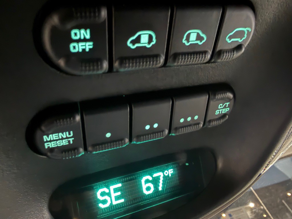 2006 Chrysler Town & Country Image 56