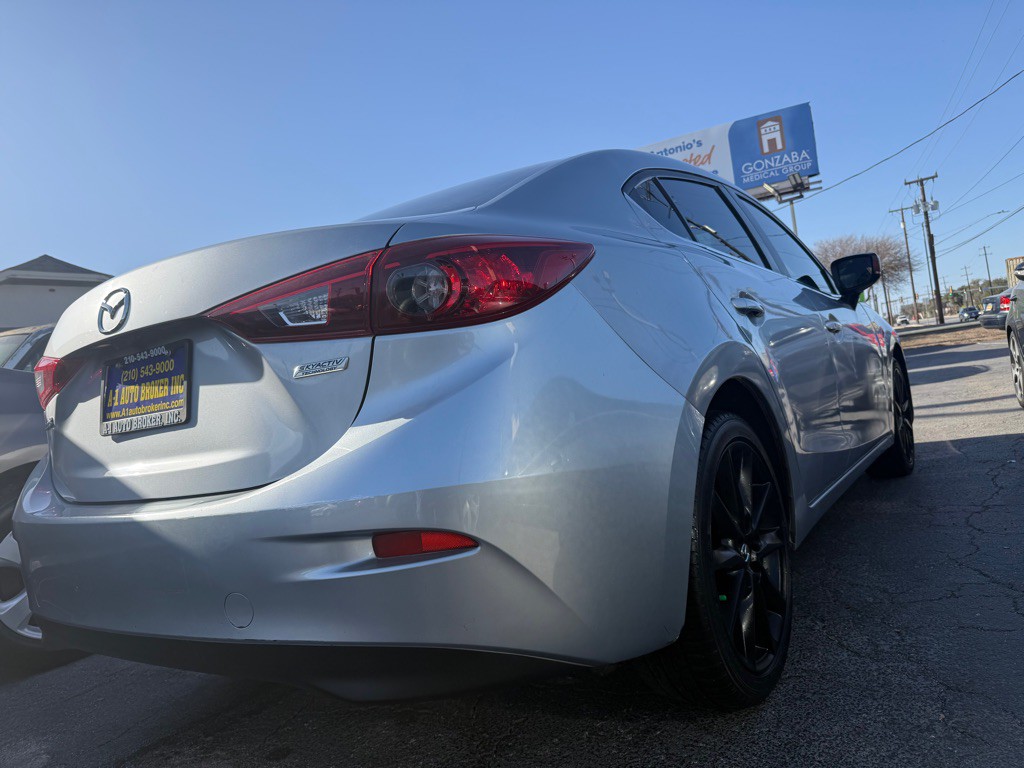 2017 Mazda Mazda3 Image 4