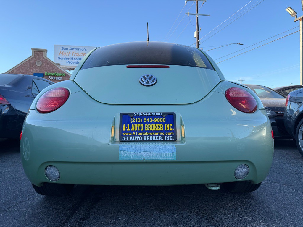 2000 Volkswagen Beetle Image 3