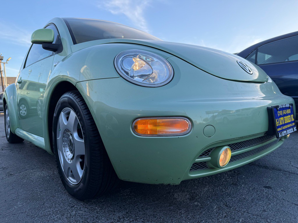 2000 Volkswagen Beetle Image 5