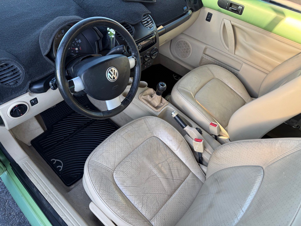 2000 Volkswagen Beetle Image 7