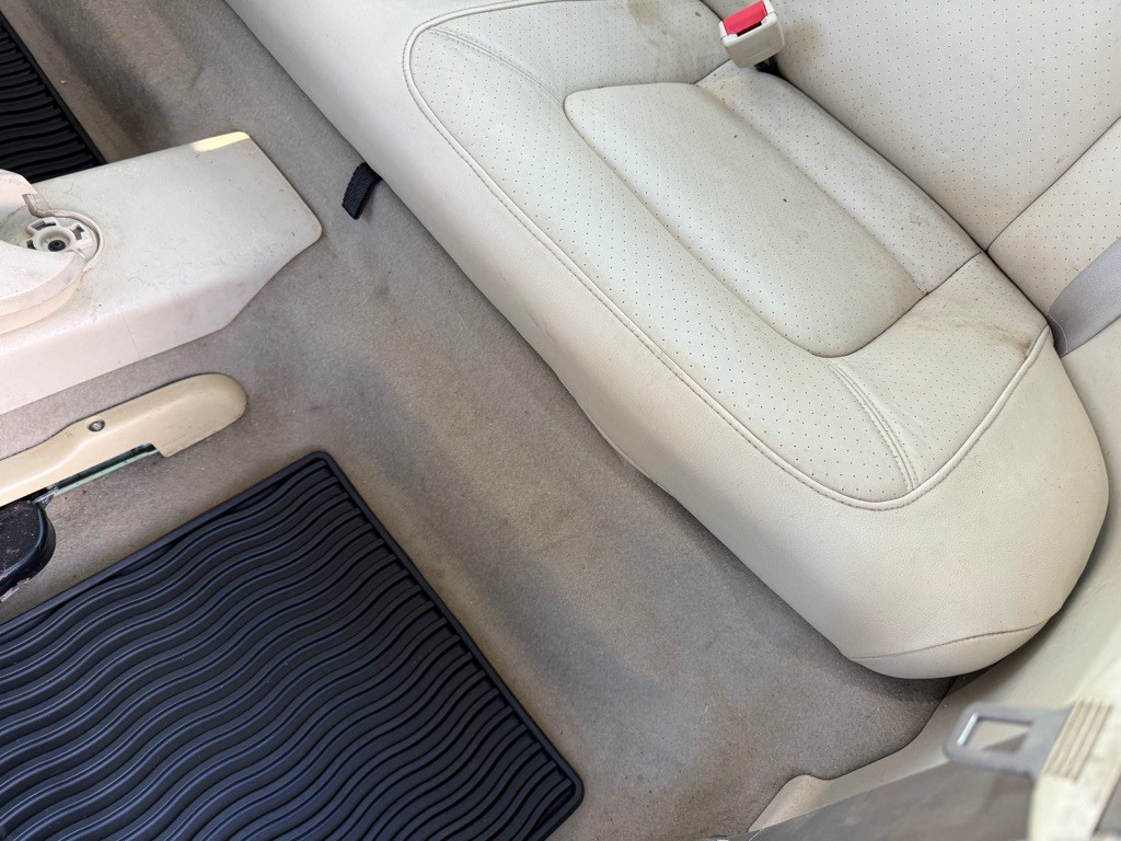 2000 Volkswagen Beetle Image 8