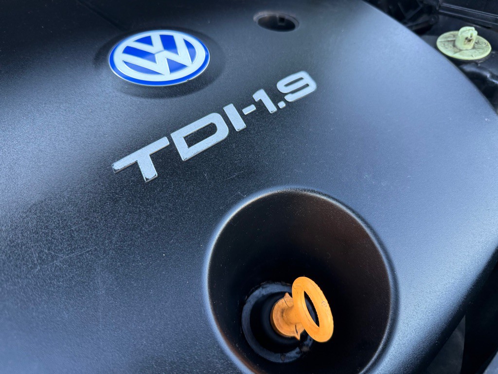 2000 Volkswagen Beetle Image 32