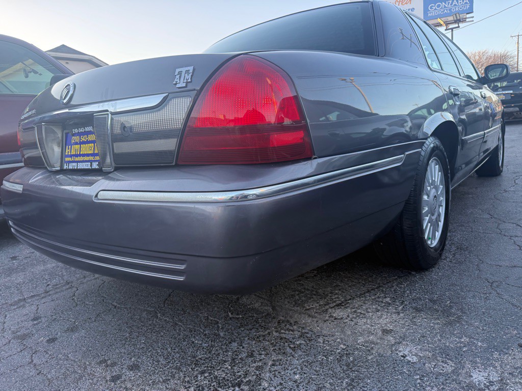 2007 Mercury Grand Marquis Image 4