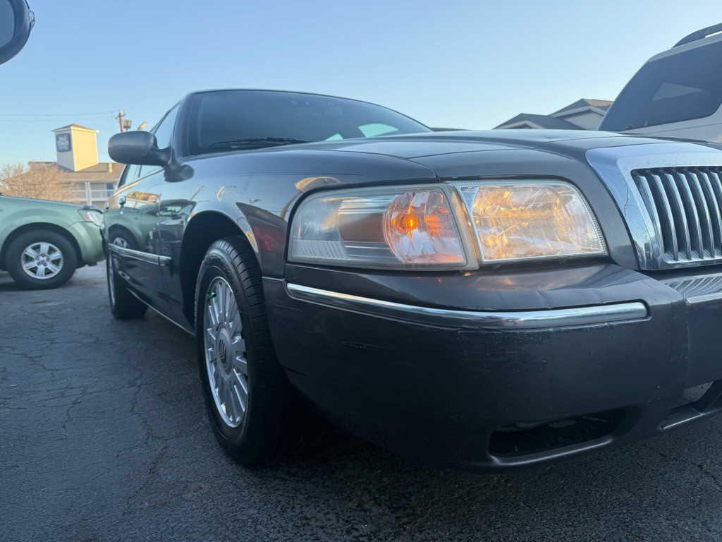 2007 Mercury Grand Marquis Image 5