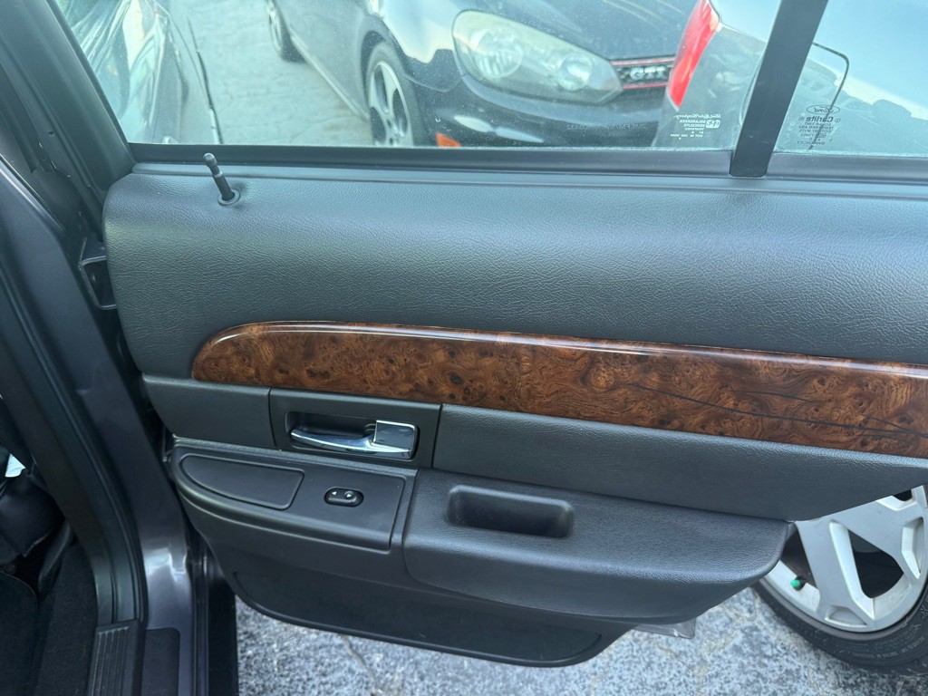 2007 Mercury Grand Marquis Image 16