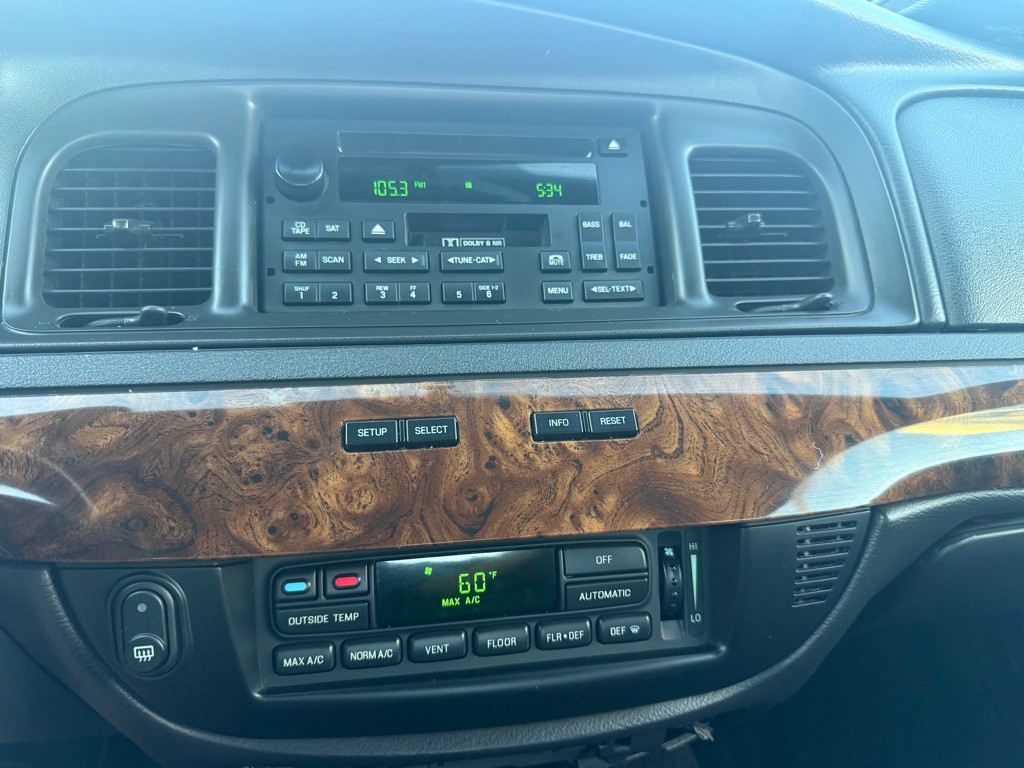 2007 Mercury Grand Marquis Image 21