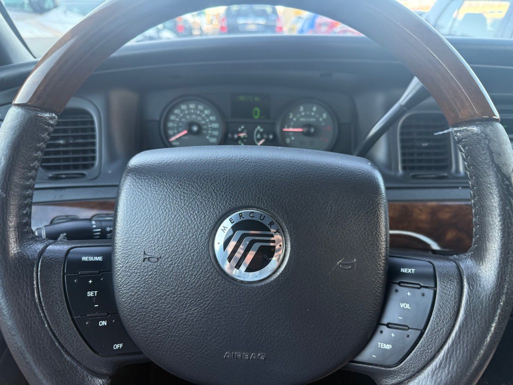 2007 Mercury Grand Marquis Image 25