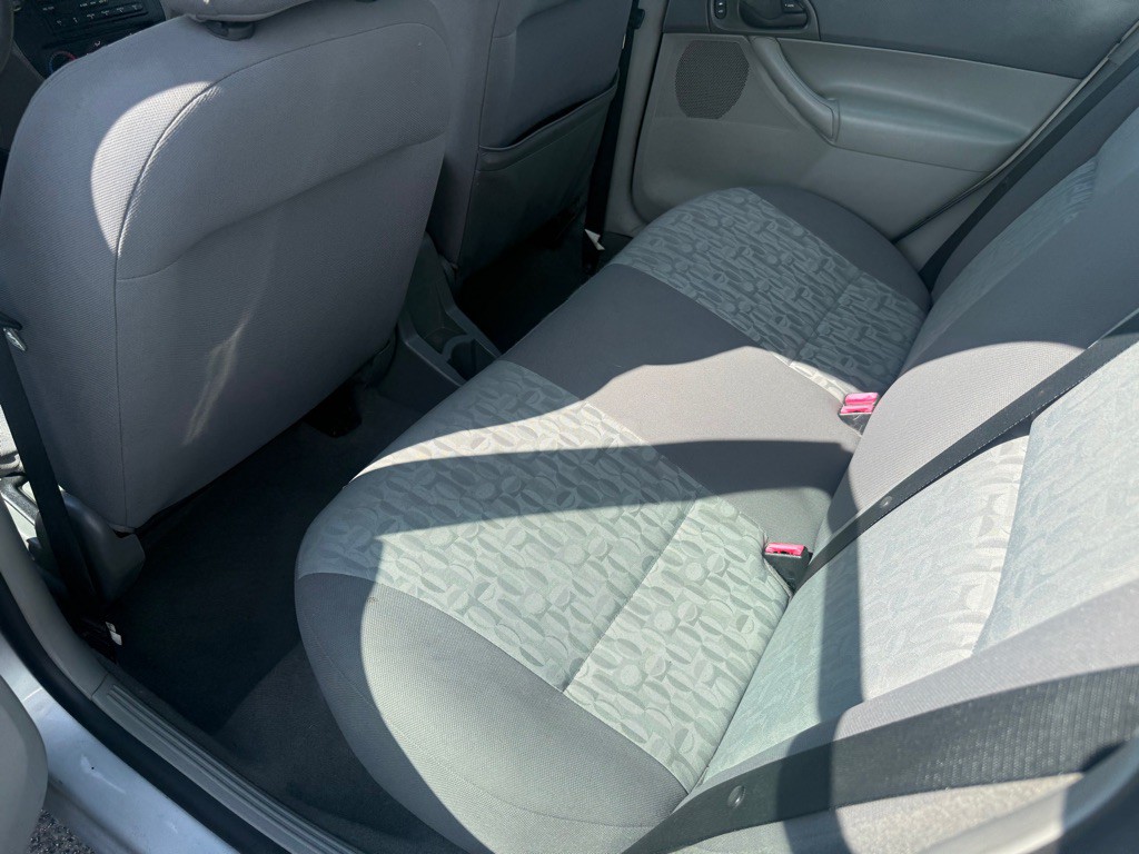2005 Ford Focus Image 9