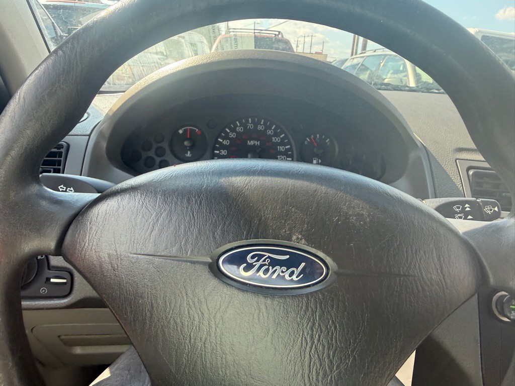 2005 Ford Focus Image 20