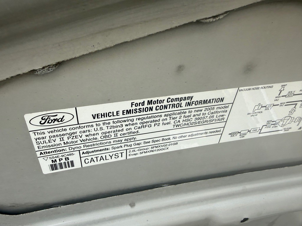 2005 Ford Focus Image 36