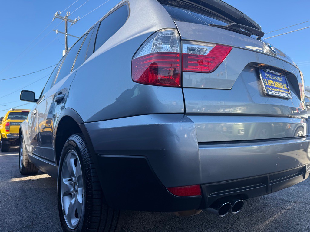 2007 BMW X3 Image 2