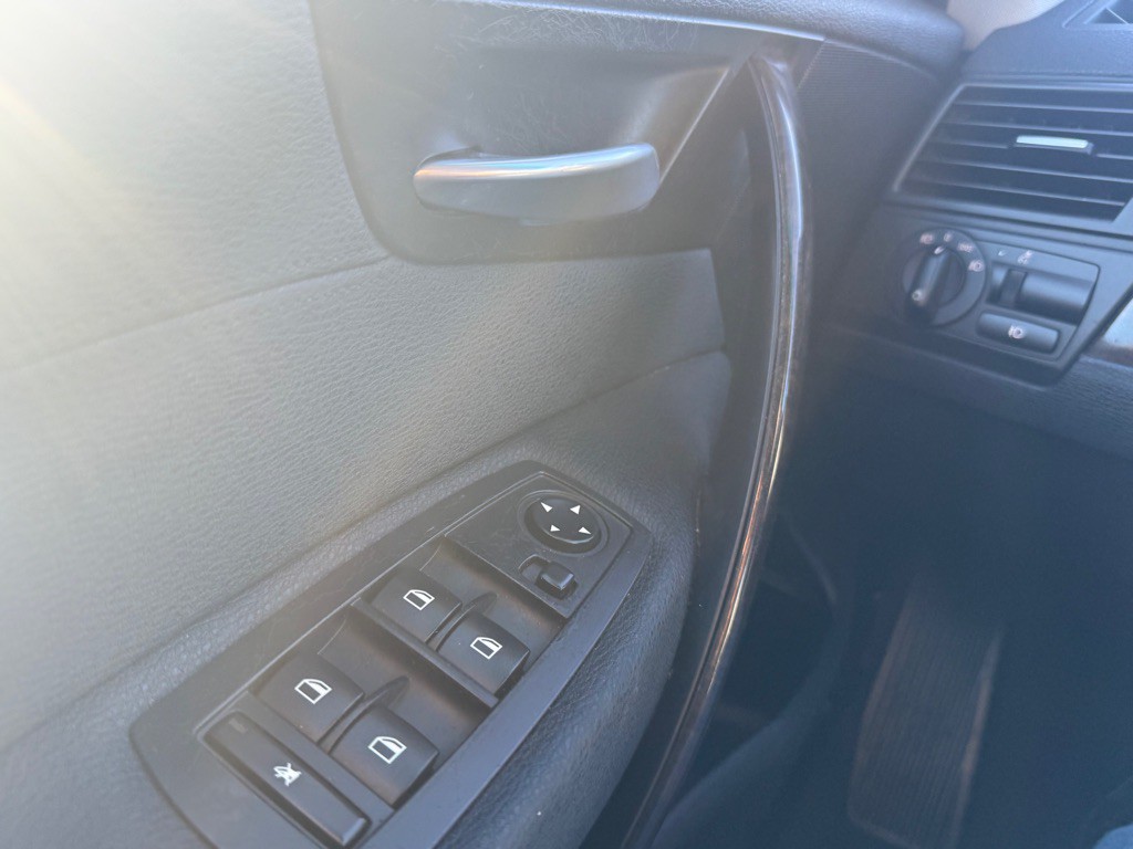 2007 BMW X3 Image 37