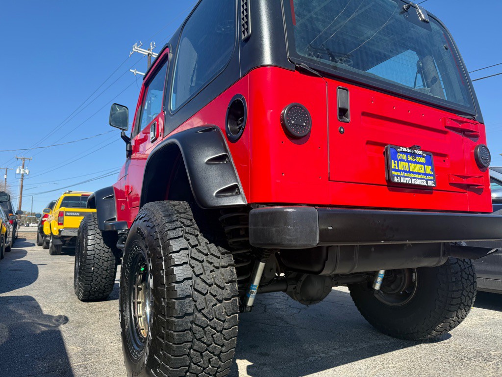 2000 Jeep Wrangler Image 2