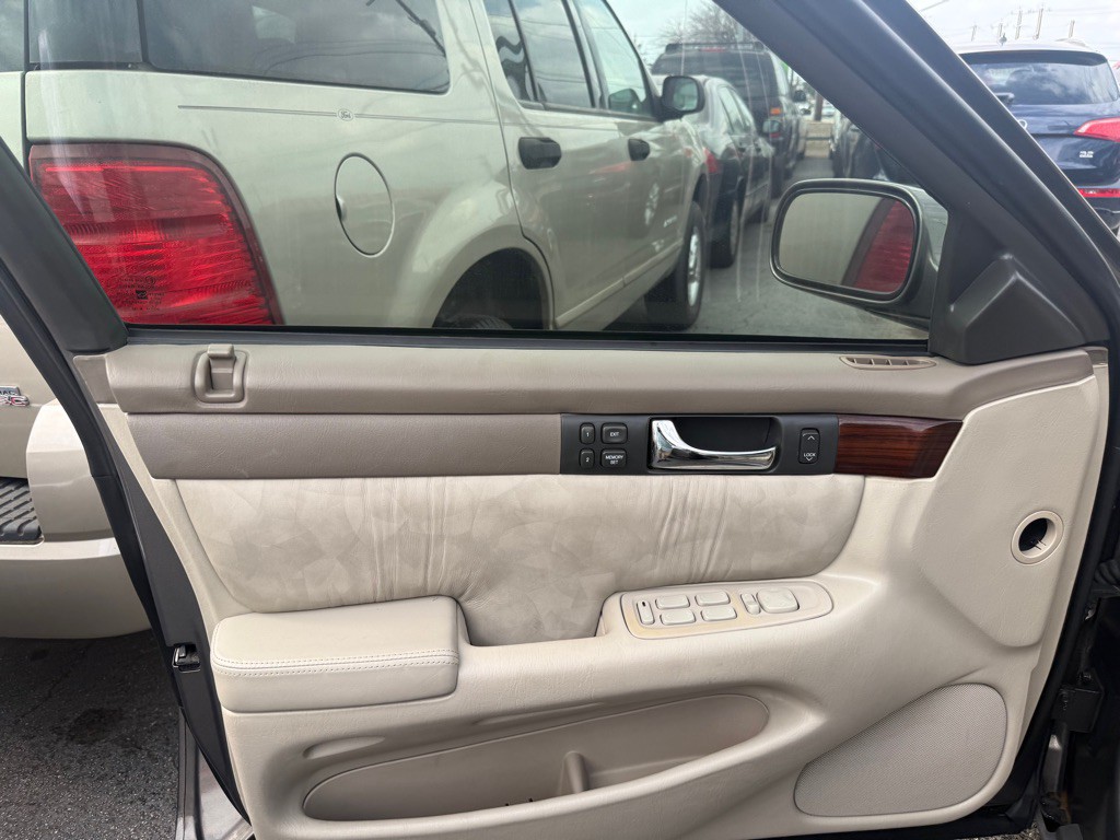 1998 Cadillac Seville Image 8