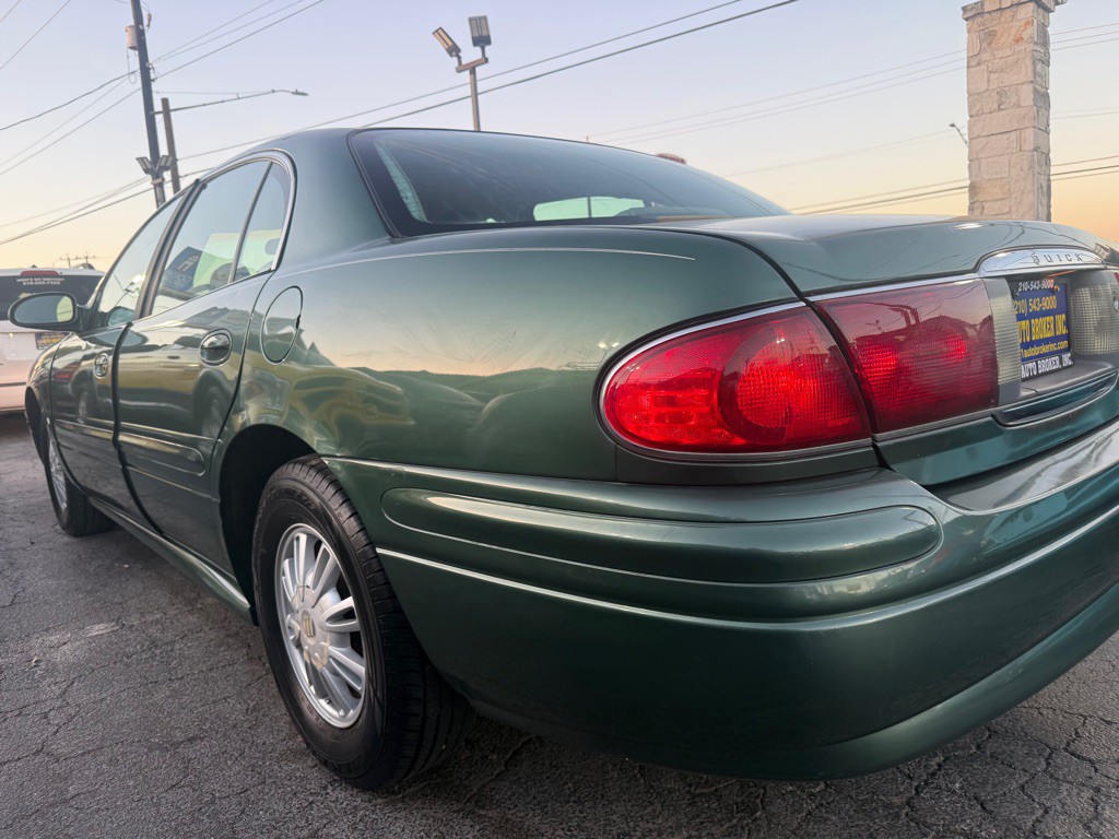 2003 Buick LeSabre Image 2