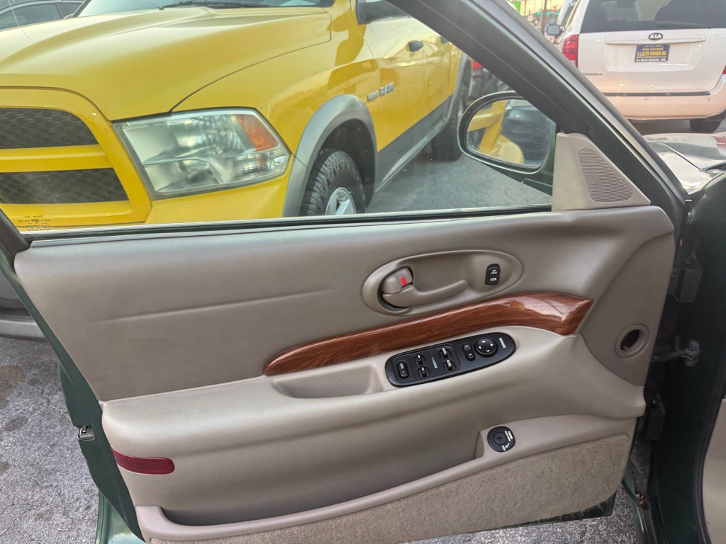 2003 Buick LeSabre Image 8