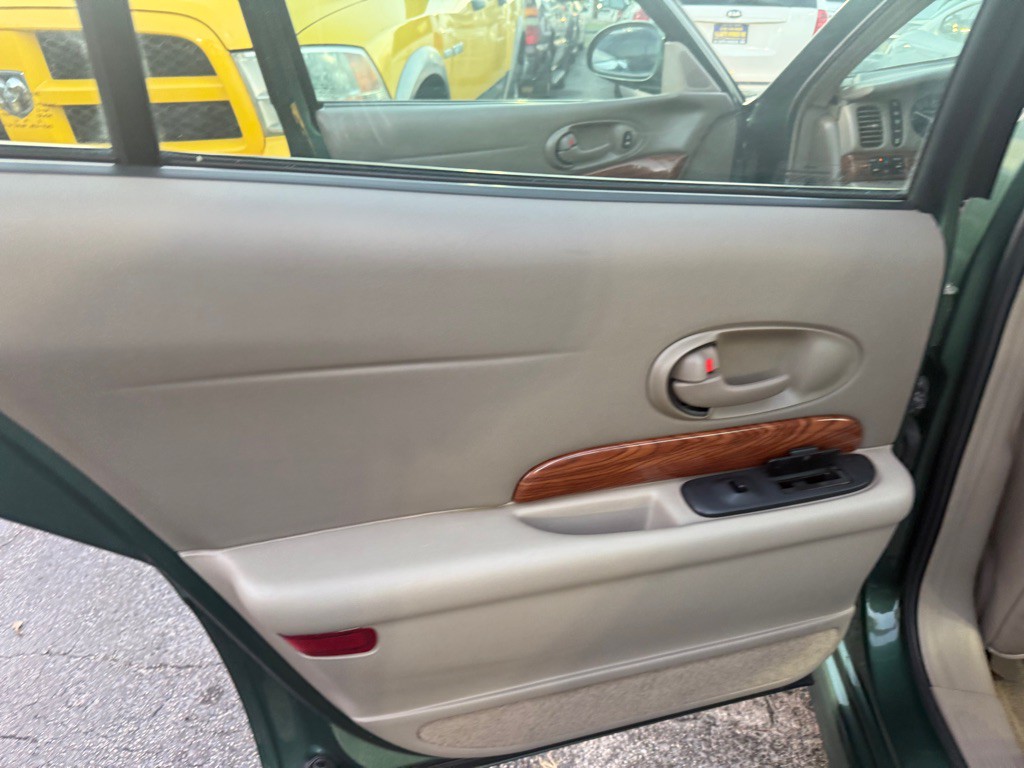 2003 Buick LeSabre Image 10