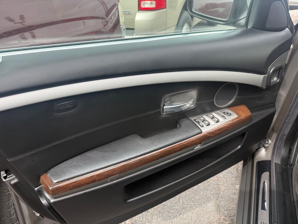 2006 BMW 7 Series Image 9