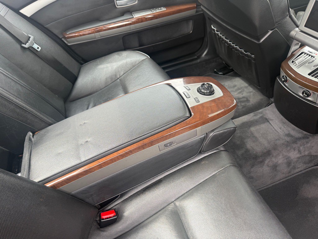 2006 BMW 7 Series Image 15
